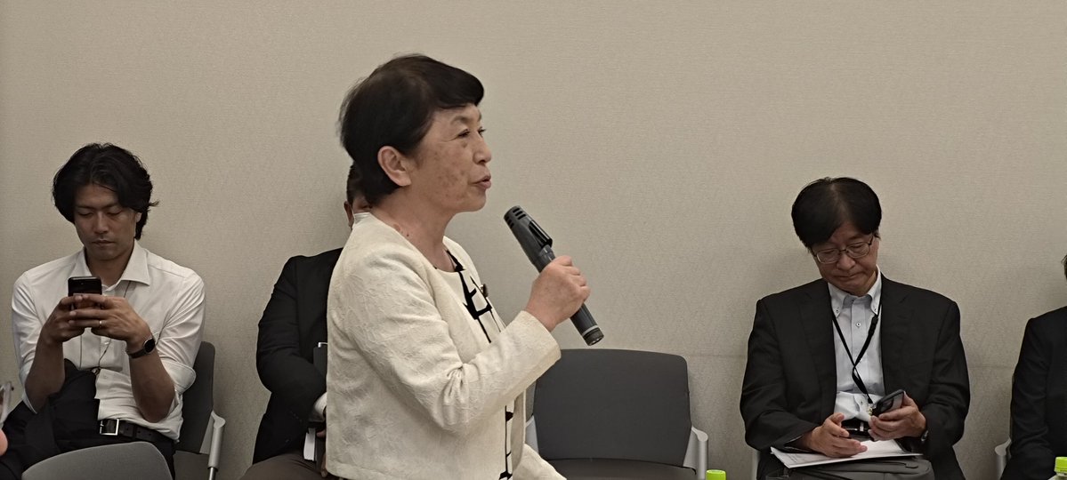 mukashihausa's tweet photo. スルガ銀行不正融資問題の現状について院内報告会。被害当事者の皆さん、弁護団の先生方、超党派の国会議員の皆さん、そしてSBIアルヒフラット35不正融資事件の被害者の皆さんが集いました。
3月に調停が終結し、現在も返済条件を巡る個別交渉が行われていますが、物件を売っても借金が残るという、 https://t.co/pKXmOIqnOG