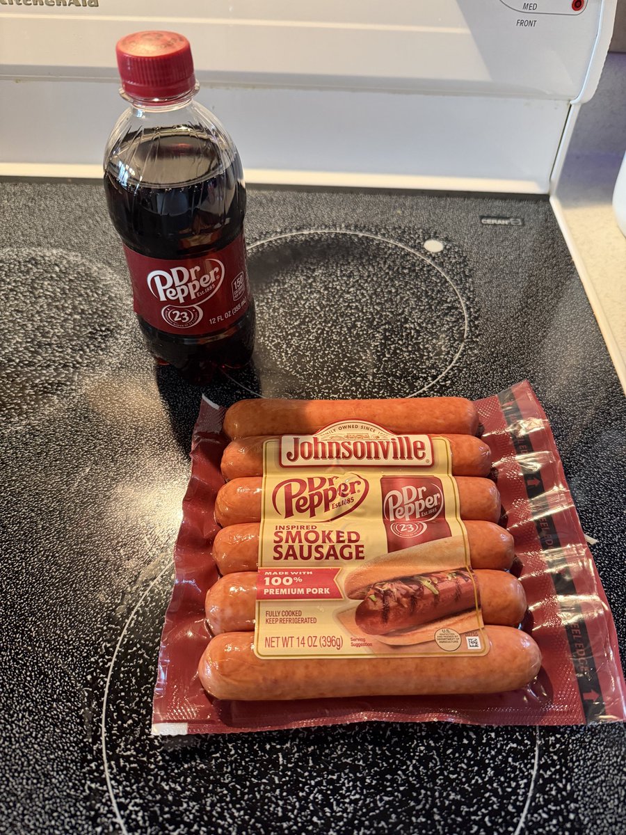 Lifes_A_Haskell's tweet photo. Dr Pepper dawgs coming in hot! https://t.co/u4HAGZH0gR