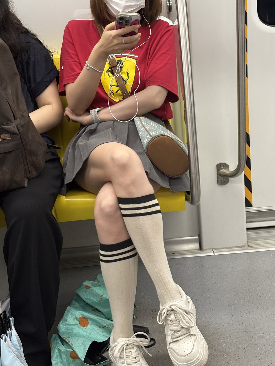 zhenlima's tweet photo. 🚇 https://t.co/xjQ0q69S3i