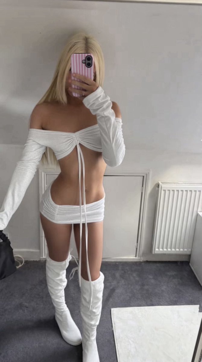 graceraenn's tweet photo. replying back to the first 8 comments ❤️ https://t.co/240KDgiY9a