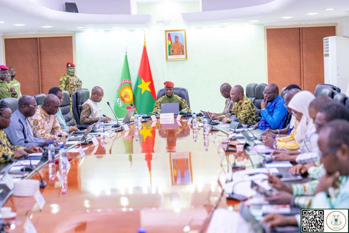 marcus_herve's tweet photo. 🛑🇧🇫- A new decree now requires humanitarian organizations to obtain accreditation, enabling the State to closely monitor their locations across the country and, above all, their areas of operation.

This is good because most of these so called humanitarian organizations are full of spies and in the Sahel we’ve seen how they were in direct contact with the terrorists.