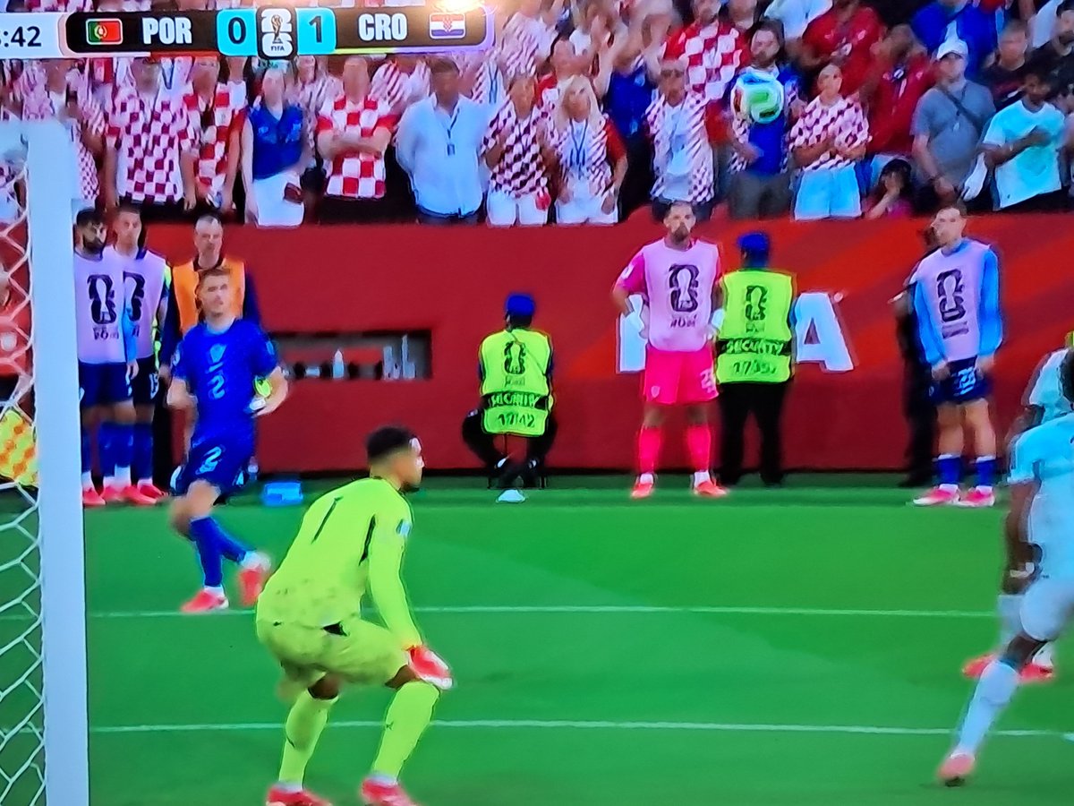 TransitoAlejo's tweet photo. Con tan poca posesión del balón Croacia infla la red , 1 a 0 con Portugal .. @CHVNoticitas_cl  @DSports  @ESPNArgentina @SC_ESPN https://t.co/hqvwYS4F7f