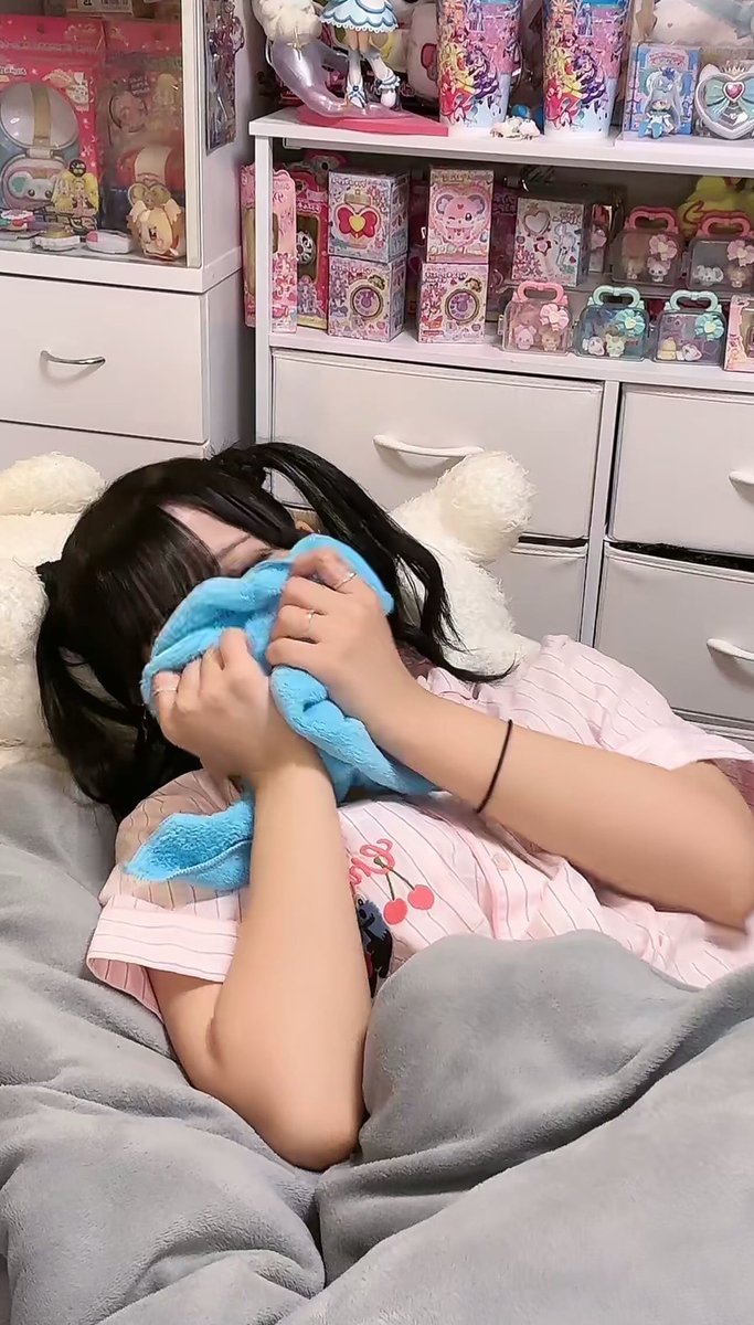 【みにぃちゃん】 二度寝後の俺の未来