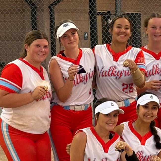 FieldLevelSB's tweet photo. Emily Peterson commits to Independence Community College @indy_softball

View the commitment on @FieldLevel:
https://t.co/bdL8Xx0nVY

#committed #softball https://t.co/C2td5nlddI
