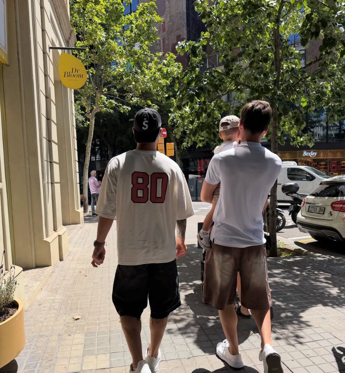 acervybidon's tweet photo. a família reunida mais do que nunca 🥹🥹🥹🥹 https://t.co/tTlVOxplMy