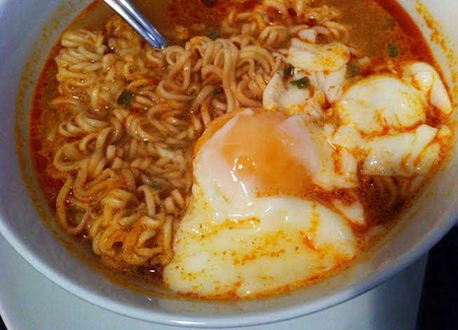 ZKamtizz's tweet photo. เข้ากับบรรยากาศฝนตก🥢🍜 https://t.co/OQA0YBd85m