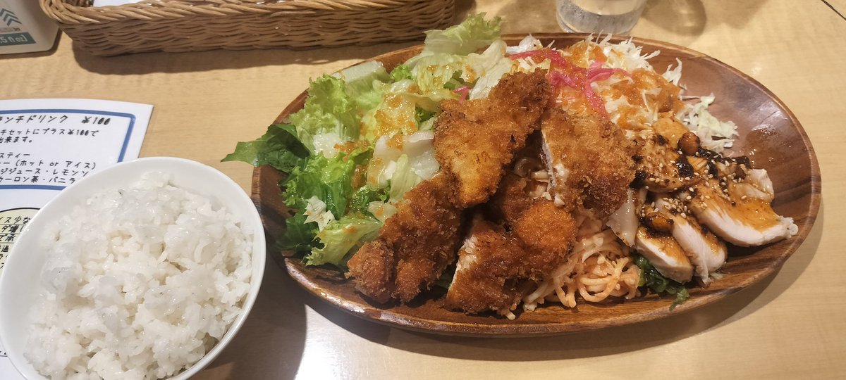 DartsGolf's tweet photo. さいたま市のさいコインを使える店限定でランチ場所を探したら。知らなかったお店にたどり着いた。15種類のランチが700円。うん、いい出会いだ。週一で来よう。あと14回違うメニューを楽しめる。 https://t.co/gCCDNBfBs6