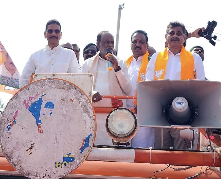 KVishReddy's tweet photo. Heartiest birthday wishes to @drlaxmanbjp Ji, Hon’ble National President of BJP OBC Morcha, Rajya Sabha MP, and Chairman of the Parliamentary Housing Committee.

May you be blessed with good health, happiness, and a long life of dedicated service to the nation. Wishing you continued success and strength in your leadership.