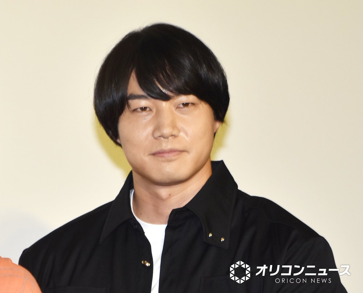 oricon's tweet photo. 奥平大兼、連ドラ初主演❗️
西野七瀬が絶賛
「疲れた顔を見せないのがすごい」
https://t.co/22hky0WOsc
⠀
NHK夜ドラ『税金で買った本』制作発表会見
奥平大兼、西野七瀬、青木マッチョ⠀ https://t.co/cnb2zh3FwF