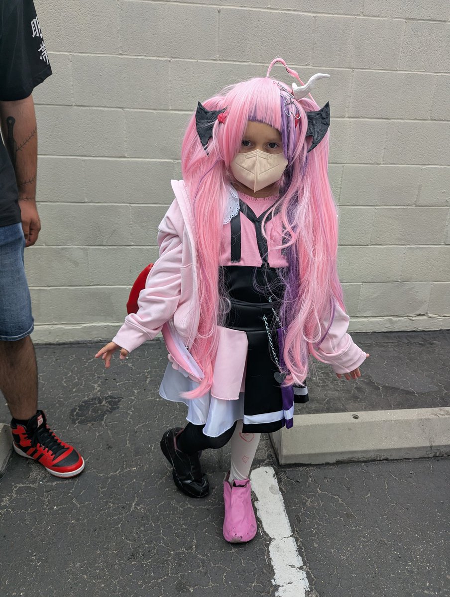 iamirisgaming's tweet photo. Thank you everyone For your support!! My daughter loves @ironmouse so much she entered her first costume contest! She is very shy and awkward around people. So I was so excited she wanted to dress up. She was so happy!! I'm a proud Mama!! https://t.co/Gj56Mv7Tbi
