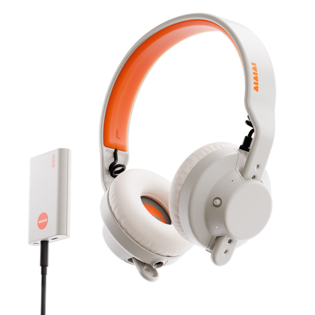 djnewsjp's tweet photo. 【新発売】先日ディリゲントでの正規取扱が始まったAIAIAIですが、ヘッドホンの新色「WHITE  COLLECTION」シリーズが予約開始しました。発売は7月下旬とのこと。 https://t.co/xgaK3SdJ9n
