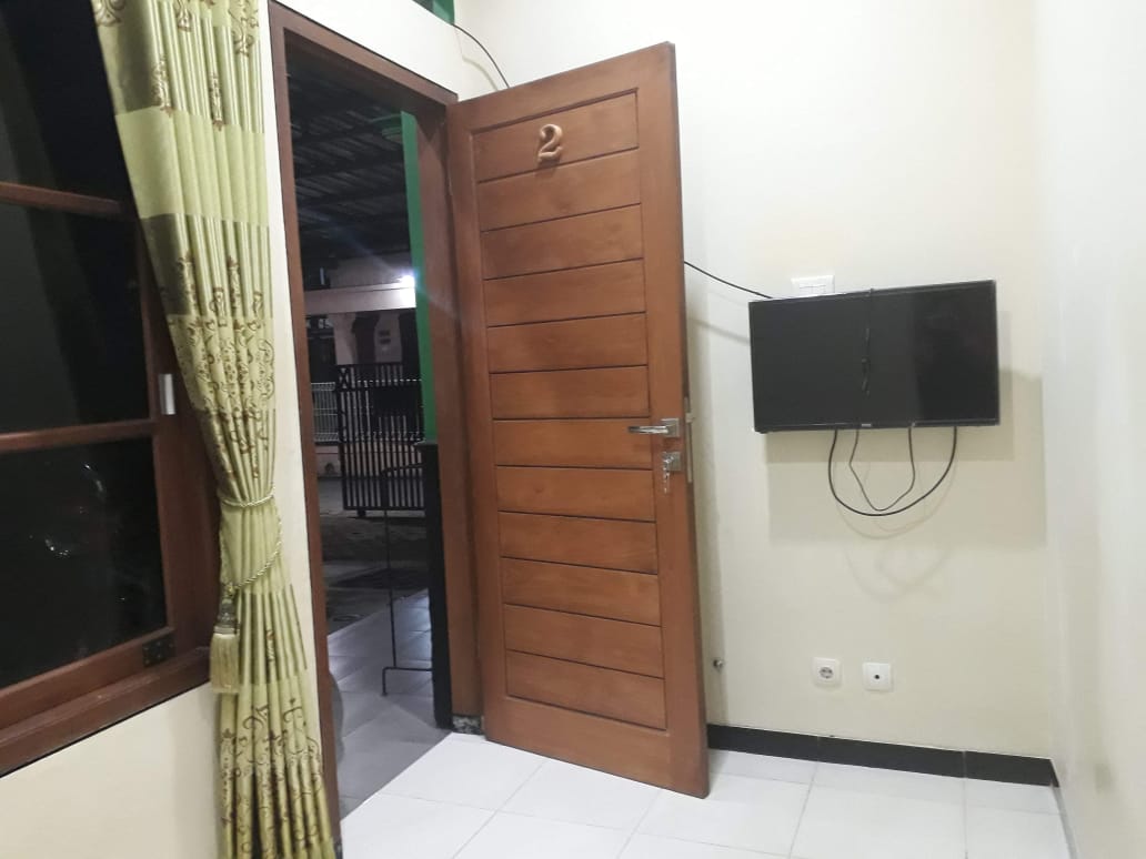 mayjaemm's tweet photo. guest house bunda kosong 3 kamar 😞😞 untuk yang butuh penginapan di Jogja boleh banget ya nyoba menginap di guest house kami, baik harian, bulanan, bahkan untuk tahunan bisa banget🫶 ada kamar atas dan kamar bawah🫰🫰
#guesthouse #nyaman #jogja #strategis https://t.co/Kwy0ityIUQ