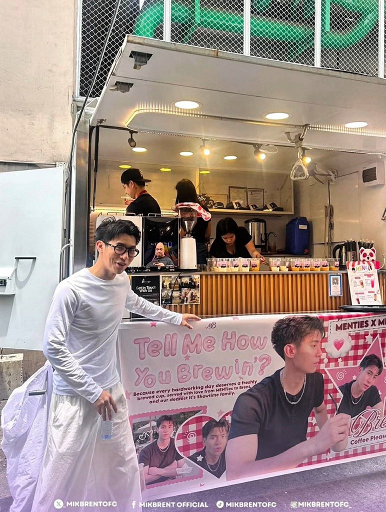 _MikBrentOFC's tweet photo. Brent with the sweetest smile beside our coffee truck. He said he felt like one of the K-pop idols he sees on TV, and he’s so grateful to receive this kind of love and support.

Thank you, MENTies, for making this possible. MATCHArap kayong magmahal!

BRENTyernes IST BACK https://t.co/MyPat88yxs