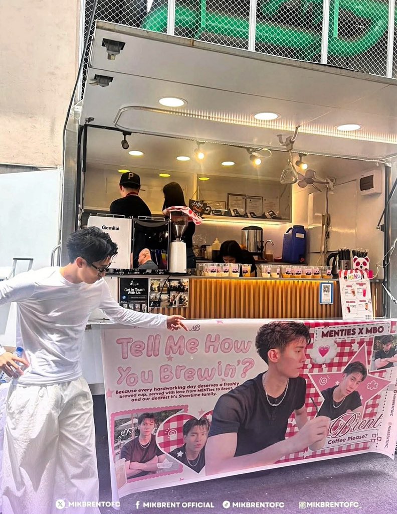 _MikBrentOFC's tweet photo. Brent with the sweetest smile beside our coffee truck. He said he felt like one of the K-pop idols he sees on TV, and he’s so grateful to receive this kind of love and support.

Thank you, MENTies, for making this possible. MATCHArap kayong magmahal!

BRENTyernes IST BACK https://t.co/MyPat88yxs