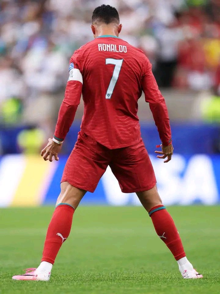 JeanClaude81199's tweet photo. Siuuuuuuuuuuuuuuuuuuuuuuu!!
#CR7 the Goat Himself ๐๐ฅ
#MuchRespect๐ซกโฝโฝ https://t.co/0BetoRGiM4