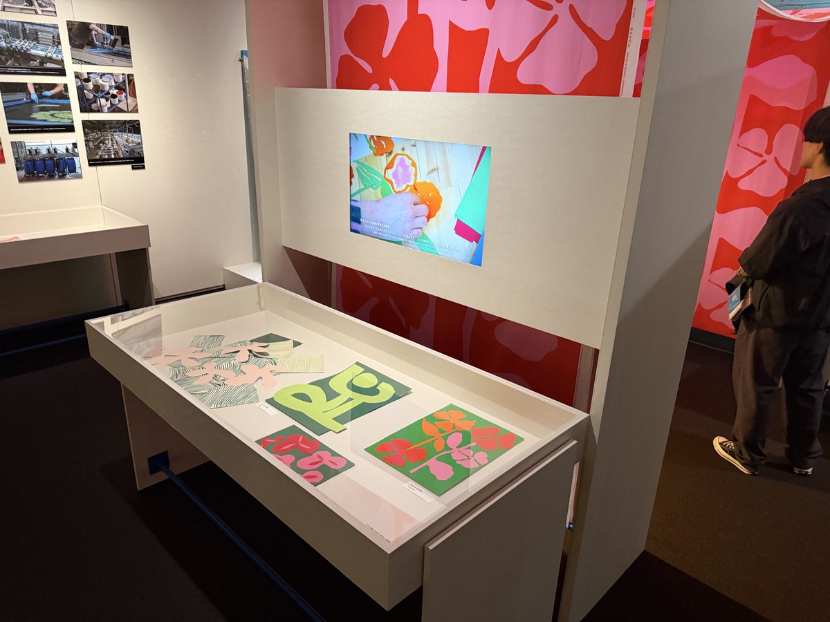 TokyoArtBeat_JP's tweet photo. 【取材中】
明日から京都府京都文化博物館で開催される「マリメッコ展　模様のちから」
https://t.co/JF3JsrcWZi
約3,500種類を超えるプリントデザインを生み出してきたマリメッコ。その創造の背景を、ドレスやファブリック、アートワークを通して紹介するほか、plaplaxによる映像インスタレーションや、皆川明によるインスタレーションも見どころとなる。
