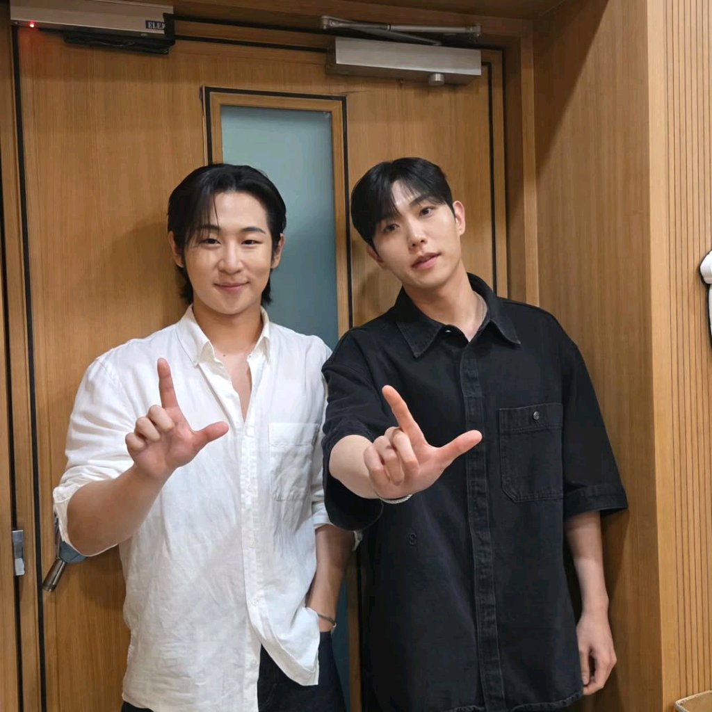 Libero0602's tweet photo. 유배라 공계 https://t.co/lg9h2K27ei