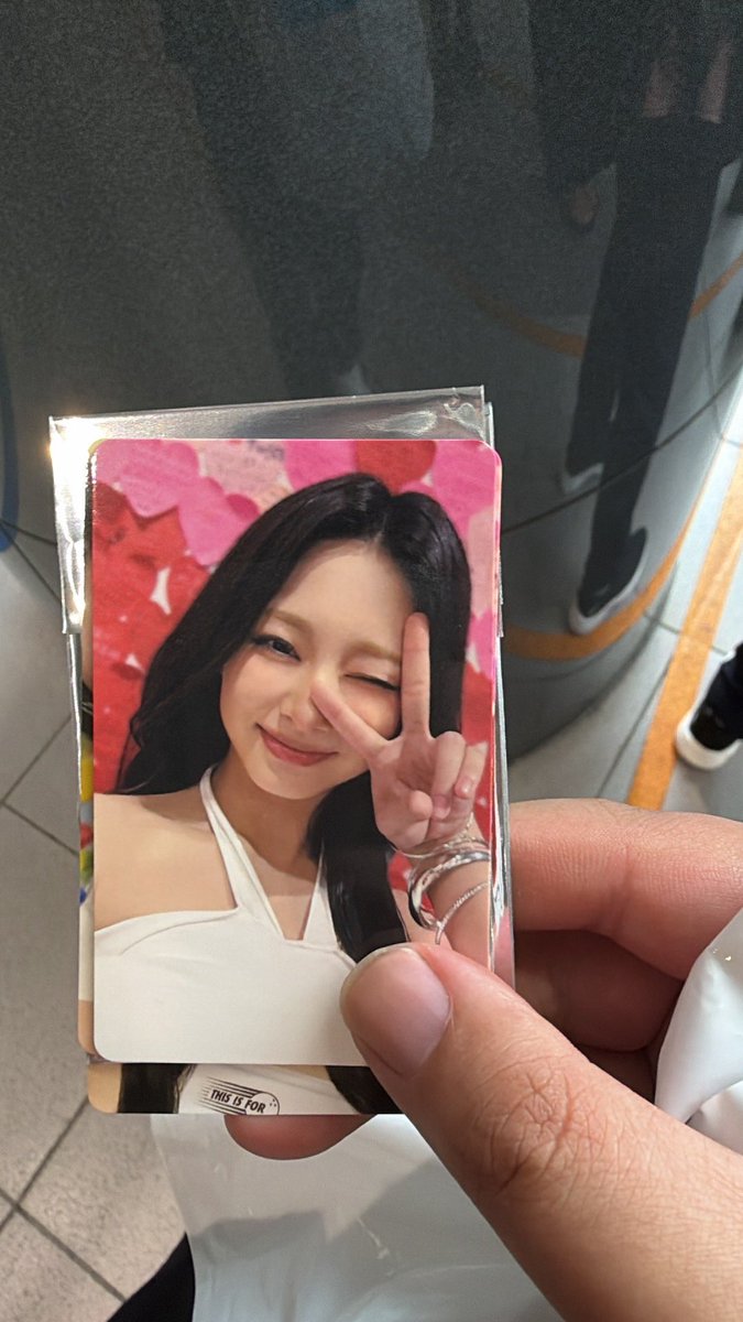 StarryZ1's tweet photo. TWICEポップアップ　ポプスト交換
特典トレカ
譲: ジョンヨン　ダヒョン　チェヨン　ツウィ
求: モモ　サナ

本日または今週末に宮下公園現地で交換可能な方を探しております。

お気軽にお声掛けください🙇‍♂️
#TWICE #TWICE交換 https://t.co/hDFM9nUXOR