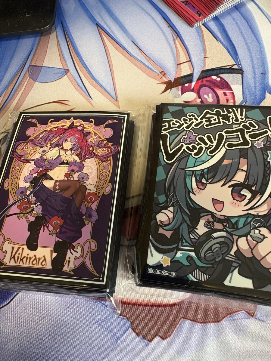 スリーブ買ったー❗️ ヴィヴィたんのデッキ組んだら 付けるよ