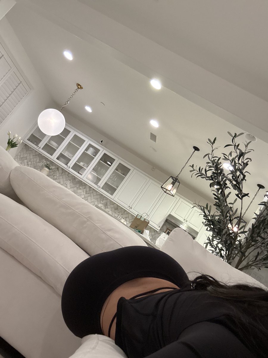 theonlysteff_'s tweet photo. Boreddd dm me https://t.co/52eMYe8Amp