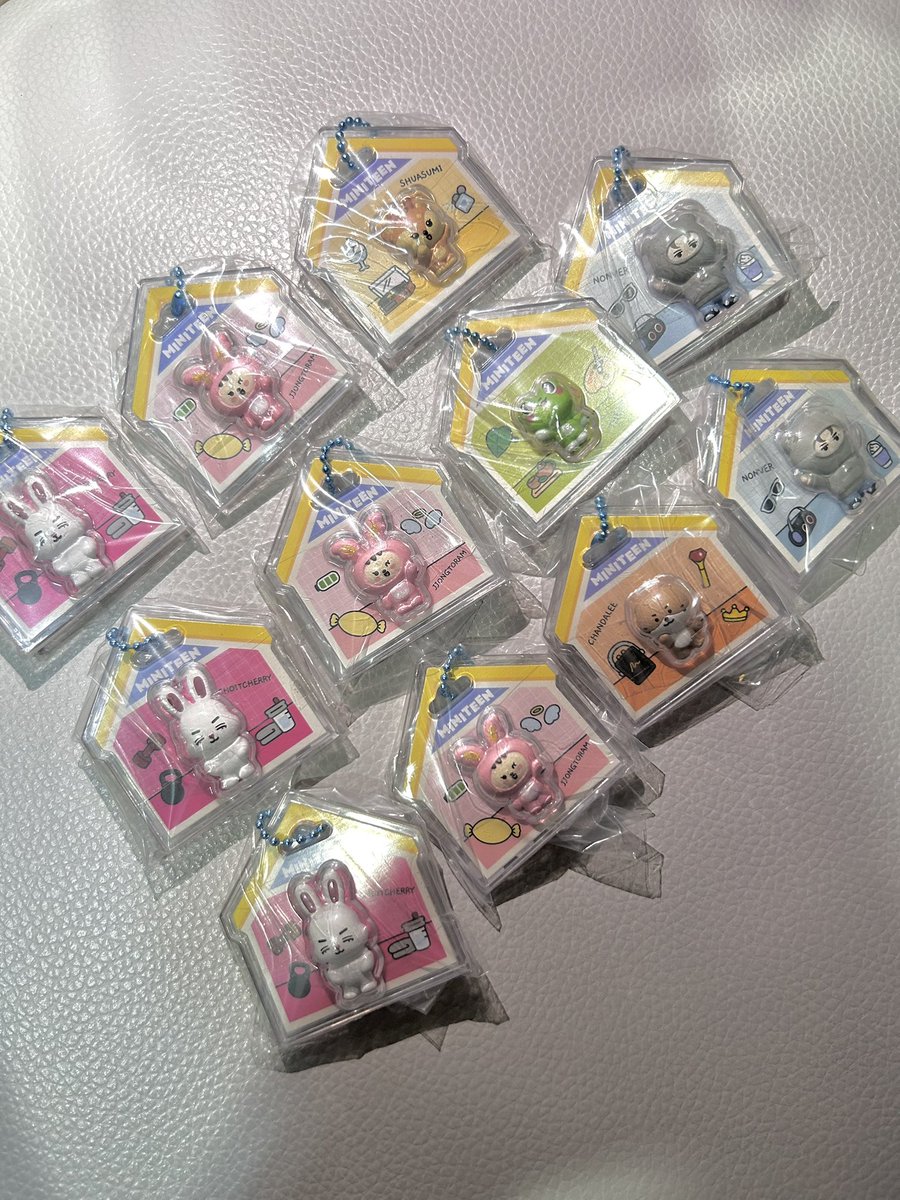 miu___92's tweet photo. SEVENTEEN MINITEEN セブチ ミニティーン パッケージチャーム＆グミ 交換買取

譲：🍒×3，👼🏻×3，🦌，🐸，🐻‍❄️×2，🦖

求：🐱，🐯×2，🦊，🍊×2

買取も検討しますが交換優先です🙂‍↕️⟡.·
お気軽にお声掛けください՞⸝⸝•̀⩊•́⸝⸝՞

 #MINITEEN
 #ミニティーン
 #SEVENTEEN https://t.co/lKNSJveRDr