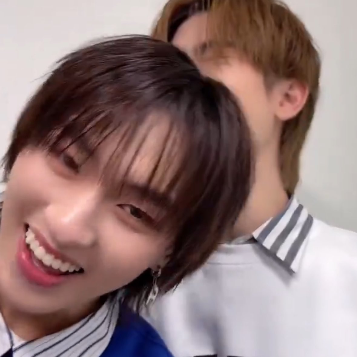 adoringtmk's tweet photo. look at them being playful puppies after last night’s live 🥹🤏

THOMASKONG FS YOURSKY 
#YourSkyTMKinJapanDay1 https://t.co/tgHIGc3Oa6