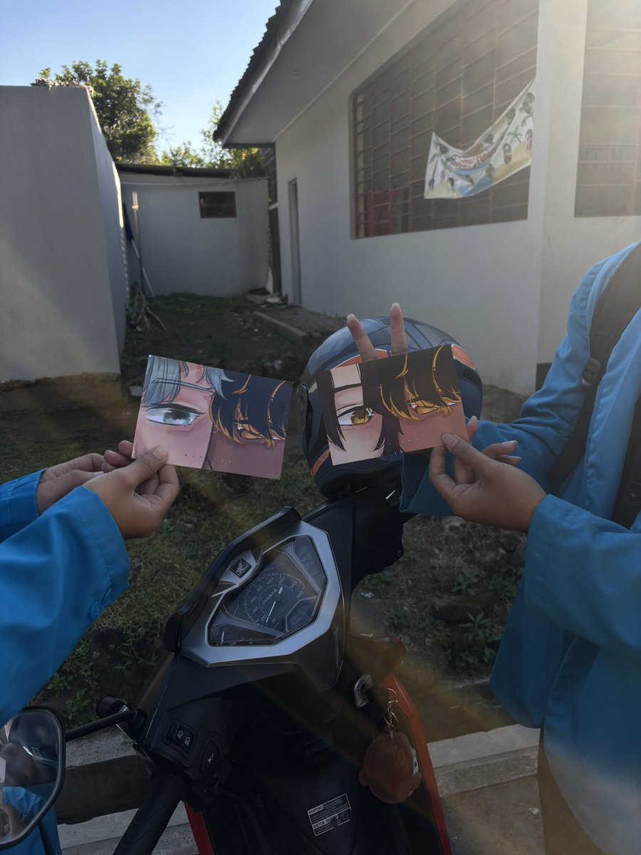 akxnra's tweet photo. Memberikan freebies beerlens dan stormbeer ke bapak dan oom 🙂‍↕️ 
(Temen rasa bapak dan oom)

Tag om @cowokredvelvet kalau bapak tidak punya tweet https://t.co/EnKpaWIeNQ