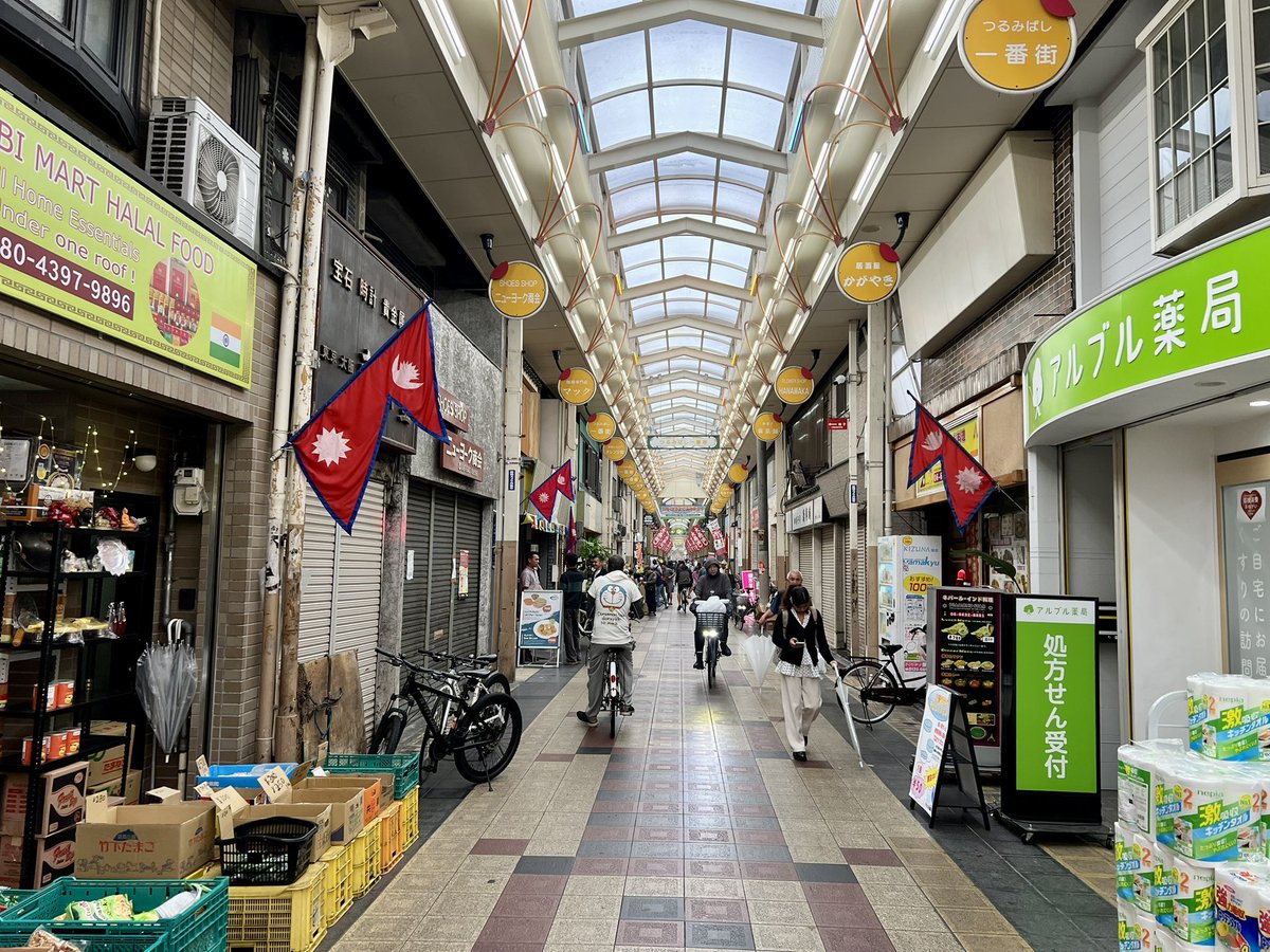 currytrip's tweet photo. 歩けど歩けど体感15秒おきくらいでネパール料理&amp;食材店が出てくる西成区花園町界隈。ざっと10店ほどを見回った後、食材店併設の食堂（このパターンが多い）にピットイン。チャットパッテ、スープモモ、スクティ。メニュー構成も雰囲気も、新大久保界隈とはまた違った現地っぽさ。@花園町コセリマート https://t.co/XKnAZB7XCE
