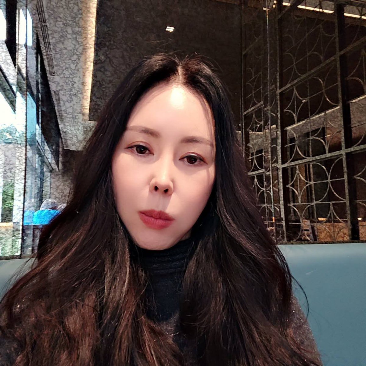HanSeonyoun's tweet photo. 나는 통통하고 성숙한 여성이에요. 여러분에게 다양한 행복을 경험할 수 있는 메시지를 보내주세요 https://t.co/uehEGlA6iC