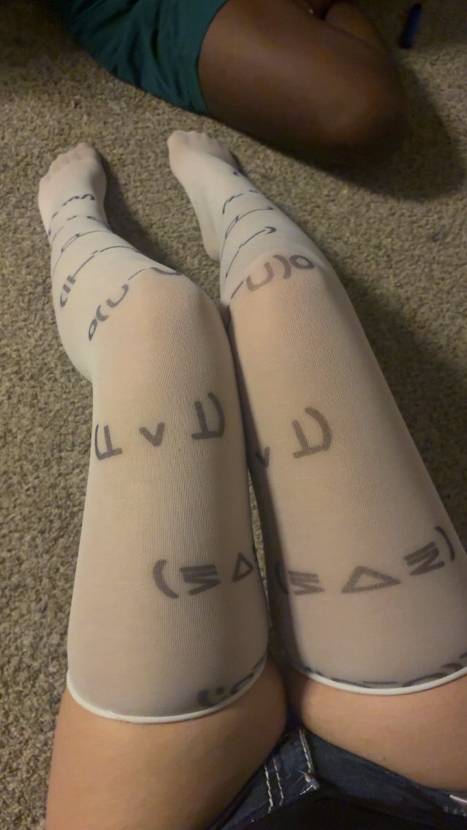 katvewe5i's tweet photo. i’m so much happier with my calves these days i just wish my thighs weren’t so big :/ https://t.co/LirOXqNadZ