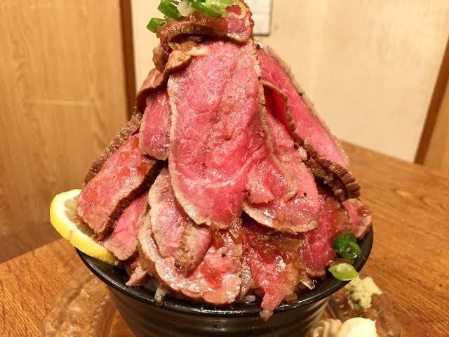 ReginaHada66103's tweet photo. 最高のローストビーフ丼！ https://t.co/VowUaHmlCd