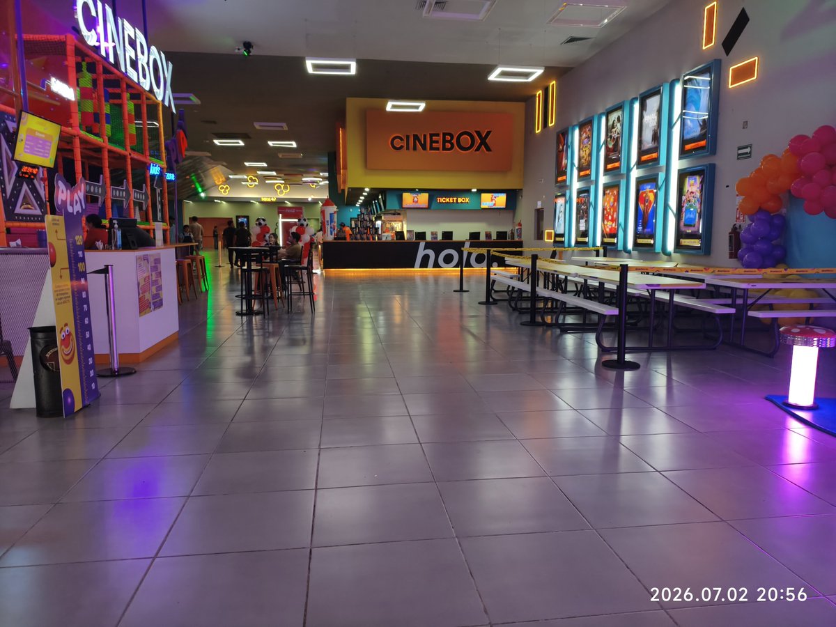 morimotofer's tweet photo. De noche, a disfrutar "Backrooms"  en Cinebox 🎥🎞️ Tampico, sucursal Aeropuerto ✈️ #backrooms #cinebox #cine #Mexico https://t.co/gJrX9xleBH