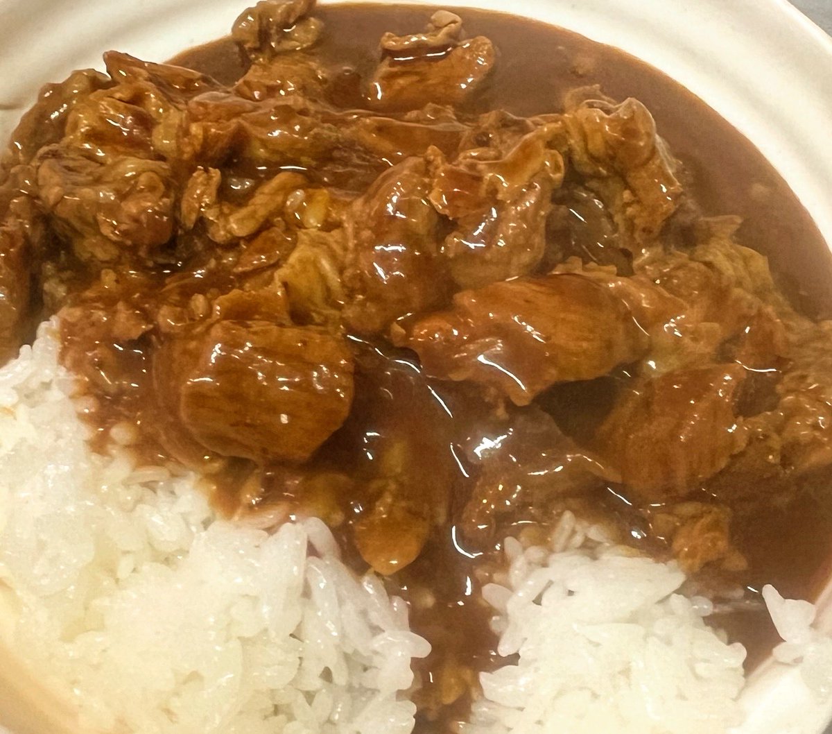 lightman6960's tweet photo. 今日のまかないは牛スジカレー。 https://t.co/1E4WgqZpl2