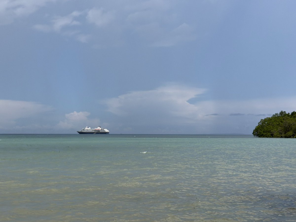 inquirerdotnet's tweet photo. LOOK: At least 126 international tourists aboard MV Heritage Adventurer arrived in Bohol on Friday after the cruise ship anchored off the waters of Baclayon.

The vessel is the second international cruise ship to visit Bohol this year. | @leoudtohanINQ https://t.co/9mc6pg9cbH