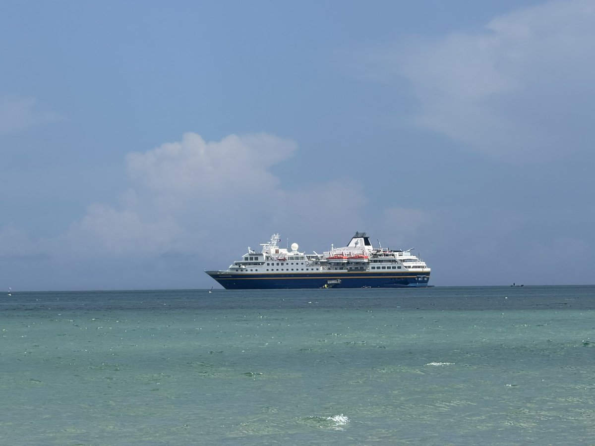 inquirerdotnet's tweet photo. LOOK: At least 126 international tourists aboard MV Heritage Adventurer arrived in Bohol on Friday after the cruise ship anchored off the waters of Baclayon.

The vessel is the second international cruise ship to visit Bohol this year. | @leoudtohanINQ https://t.co/9mc6pg9cbH