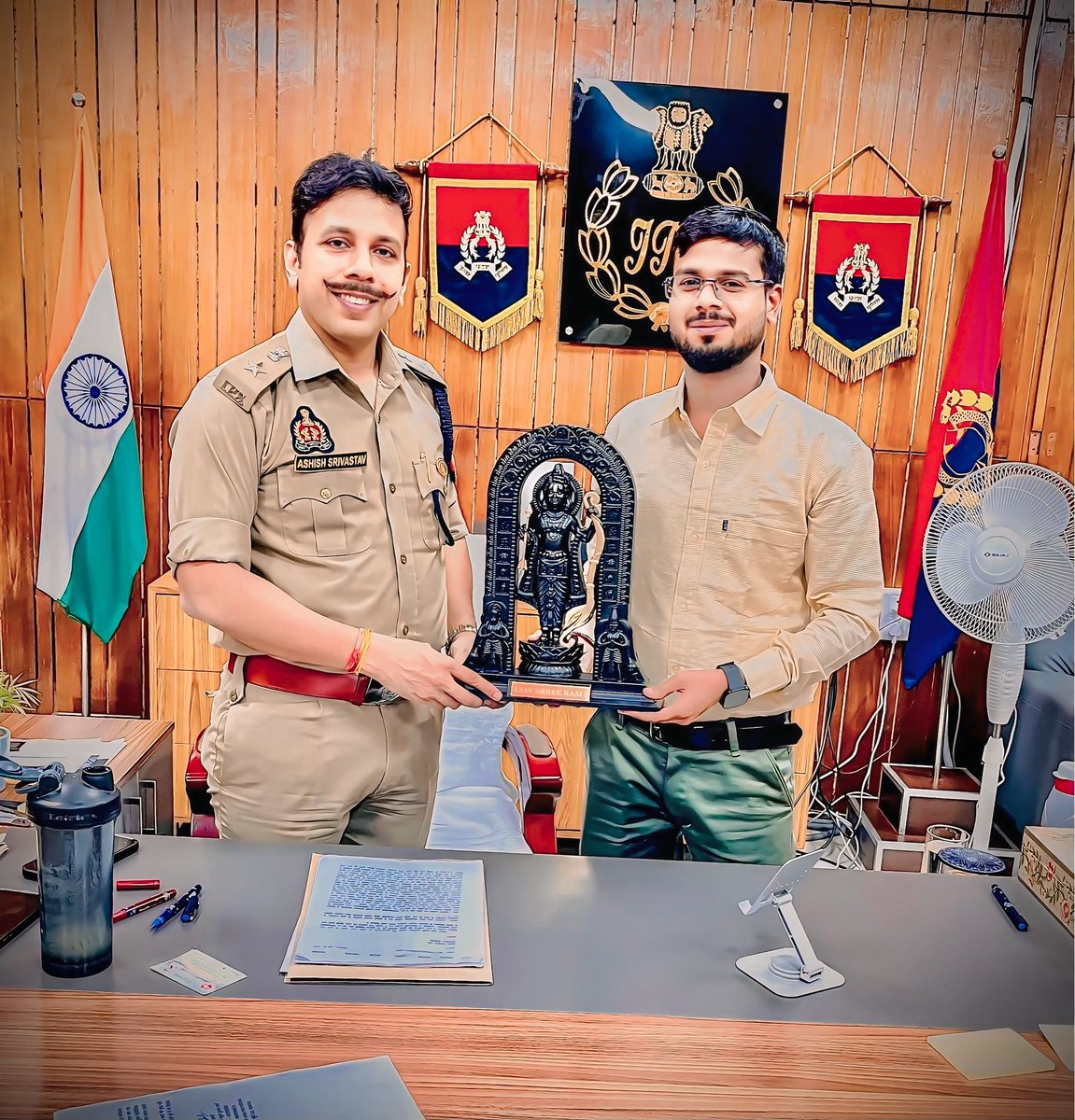 Harshit20196306's tweet photo. बड़े भाई श्री आशीष श्रीवास्तव जी पुलिस अधीक्षक लखनऊ आपको जन्मदिन की बहुत-बहुत बधाई एवं हार्दिक शुभकामनाएं, भगवान चित्रगुप्त जी का आशीर्वाद हमेशा आप पर बना रहे 🎂 https://t.co/Ub1BHPN66U