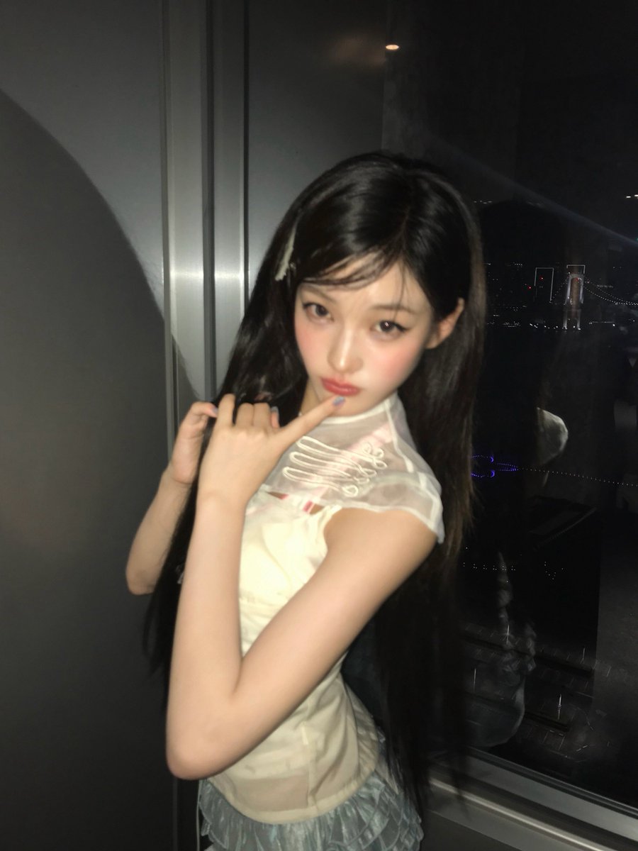 ro0204ha's tweet photo. 이건아니야........... https://t.co/iBYyvsw1Yt