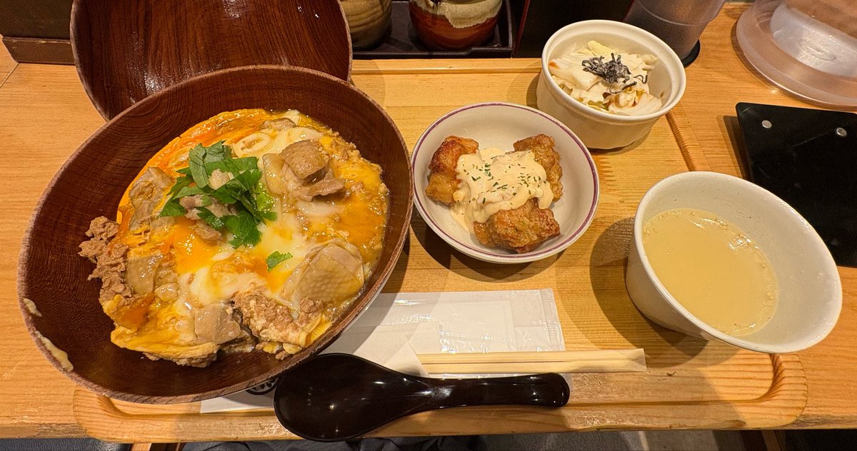 Tralock_617's tweet photo. 酉しみずさんの名古屋コーチン親子丼とチキン南蛮セット https://t.co/XaD6EN4BBs