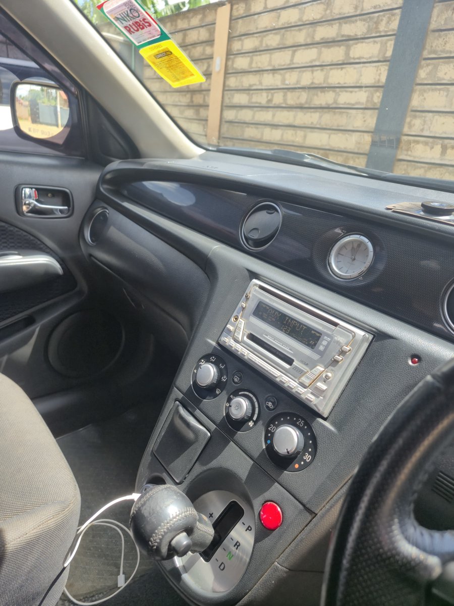 DerrickUdu55582's tweet photo. Mitsubishi 
Automatic 
2000cc
650,000ksh
0799561061 https://t.co/eT0SAfRJ2s