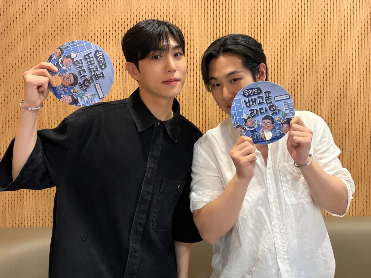 Libelante_twt's tweet photo. [유민상의 배고픈 라디오]
📻🪭🩵🤍

#Libelante #리베란테 
#진원 #JinWon
#노현우 #RohHyunWoo https://t.co/raXa7fkXNL