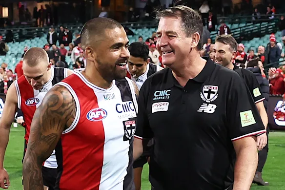 unpluggered's tweet photo. 🎙️ "He's having his best year as a Saint... one of the best years of his career."

The RUN HOME and the bye WE ALL needed ⤵️

SPOTIFY: https://t.co/gIwN4GgCOu
YOUTUBE: https://t.co/tp5SBYkRsL

#stkildafc #saintsfooty #unpluggered https://t.co/DyawrFL0UN