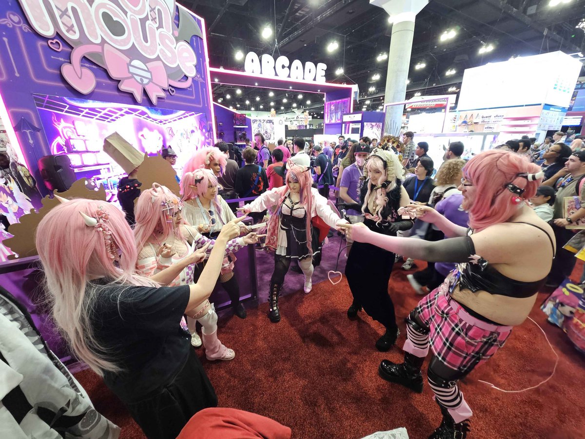 ThatArtKitten's tweet photo. Thank you to everyone who watched the @ironmouse cosplay contest!! Mousey you never cease to inspire~ All the other cosplayers I met were amazing and so sweet. Truly a day to remember 💕

#ironmouse #ironmousecosplay #ironmousearcade #ax2026 #cosplay #animeexpo https://t.co/j5rDTiF4hG