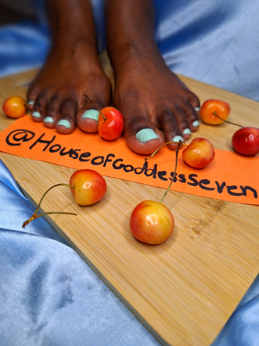 houseofgoddess7's tweet photo. I know You Wanna Cherry 🍒
 
#findompiggy #findom #spoiled
#feetfetısh #feetworshi̇p #goddess #footfetısh #feet_lover #feetِ #cherry #ebony #foot #pedicure #verified https://t.co/fu4ifaJrJ1
