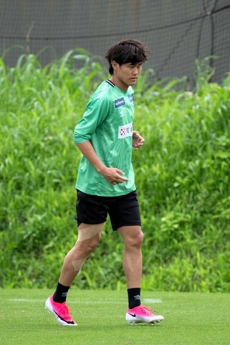 bellmare_staff's tweet photo. Newcomer Photo 📸

No.19 #西野太陽 🟢🔵

#bellmare https://t.co/wYkslkiX9w