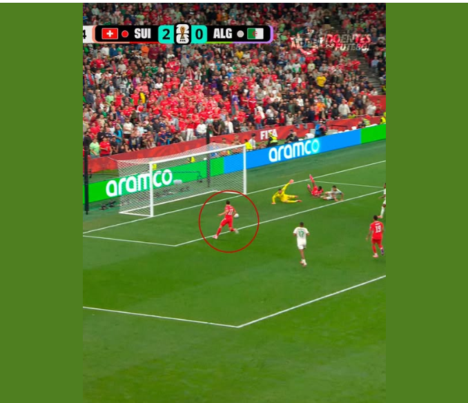 bokareage's tweet photo. Como que o cara consegue erra um gol desse vei ? que isso ........
Seria o gol mais perdido da copa do mundo de 2026 ?
#PORxCRO
#SUIxALG https://t.co/IcBi7bf5LD