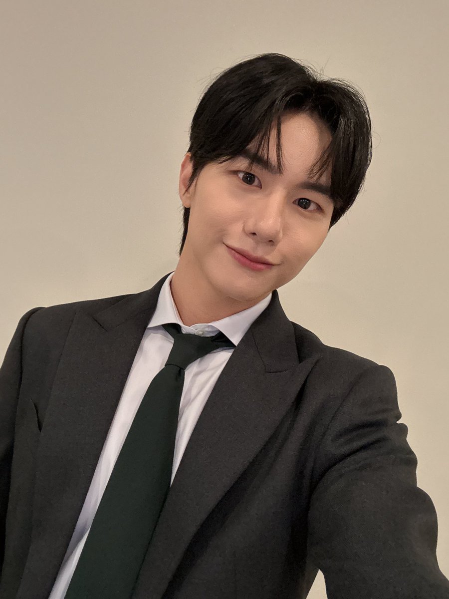 gyangseungsik's tweet photo. 작년엔 이렇게 딤프에 갔는데😄
올해는 더 감사한 마음으로 가겠네요🥹
후보에 오른 것만으로도 감사하구 축하해 줘서 고마워요 식구들😄😄
(기분 좋아서 미공개 사진📸) https://t.co/uTlgJl5EW4