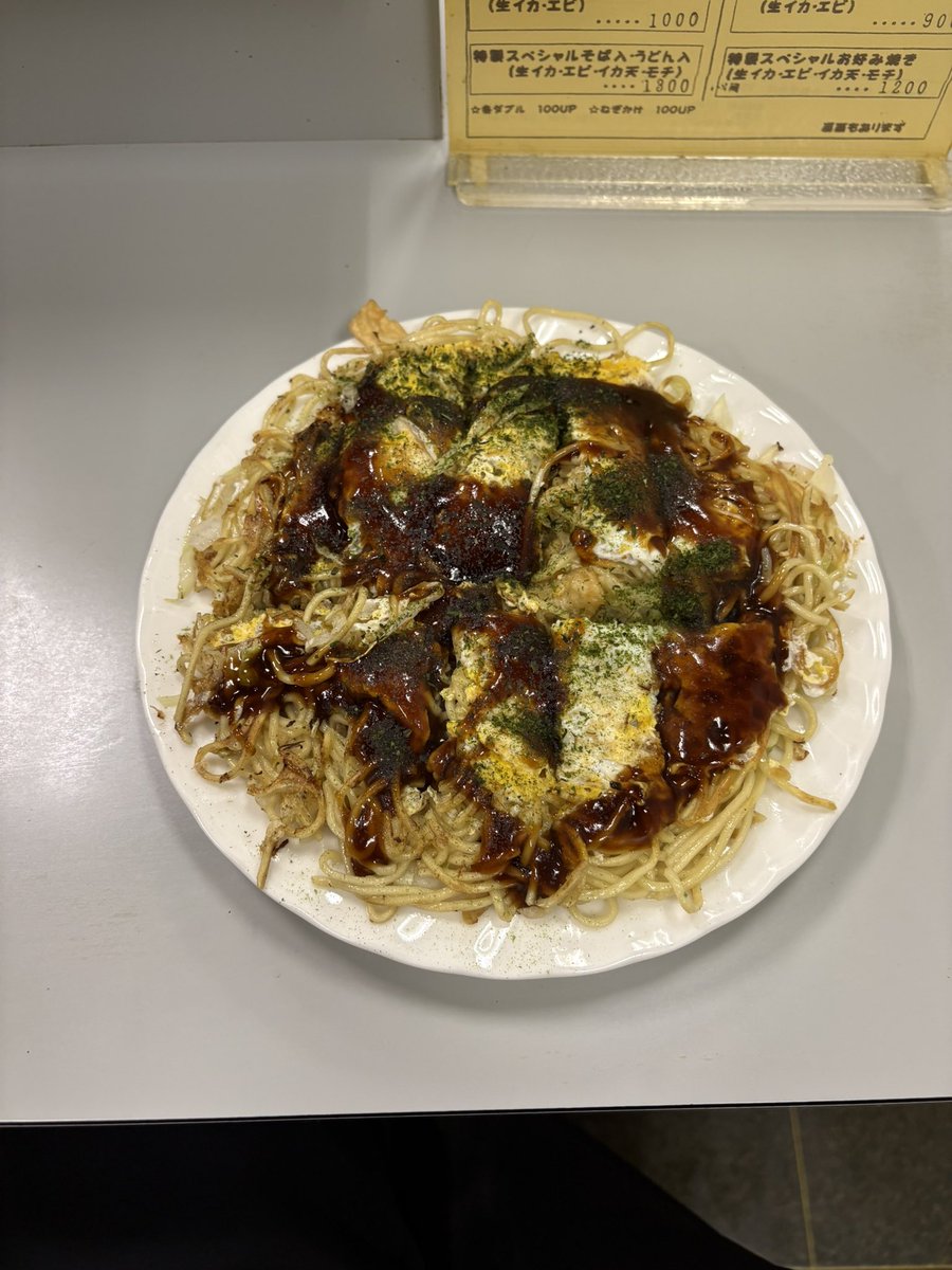 tomoya14841's tweet photo. 広島、紙屋町のよっちゃんで広島焼き https://t.co/MBucsBUb0p