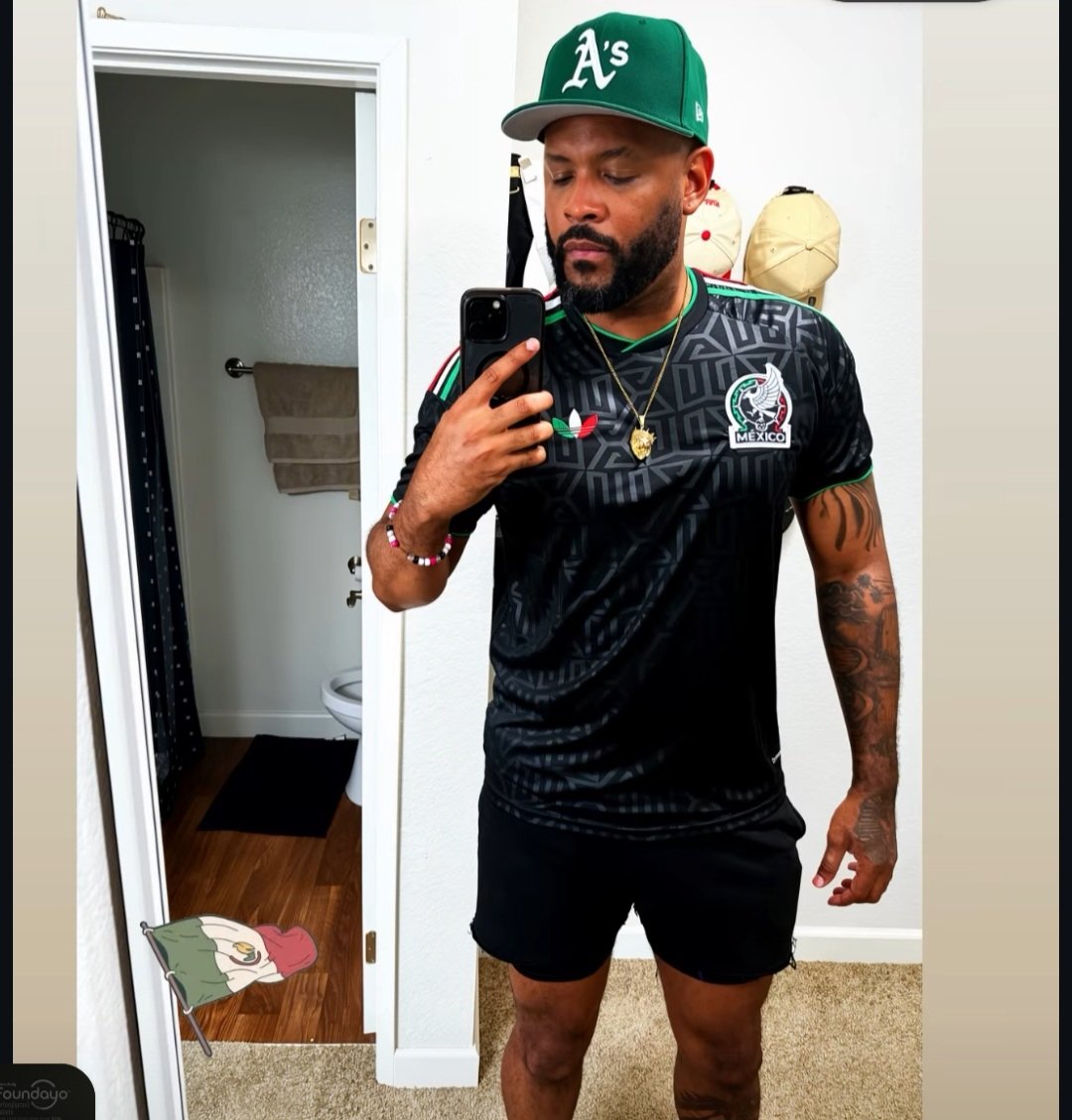 MRKINGPIPE's tweet photo. I support Mexico 
#fifaworldcup #mexico https://t.co/2NEXNx27PM