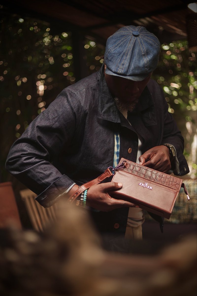 Teddjosiah's tweet photo. The beautiful KIJO. Our unisex clutch bag crafted from full grain Kenyan leather. Call or WhatsApp +254 729 159 123 or simply DM for your jokajok luxury leather bag https://t.co/TWr2nn5brQ