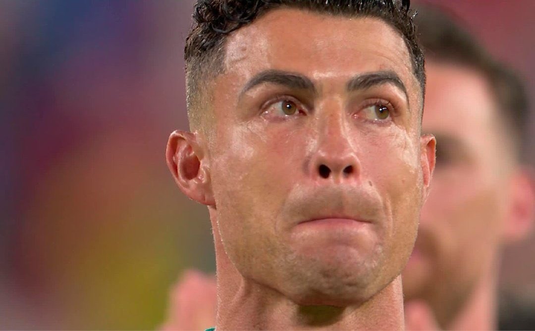 NoodleHairCR7's tweet photo. Yea he really loved Jota man 💔 https://t.co/4qHUxJiv04